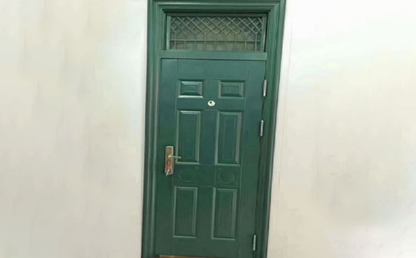 伊宁县学校教室门