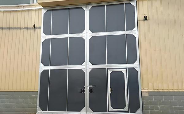 厂房伊宁县工业门选择与维护全解析：提升效率与安全的关键要素