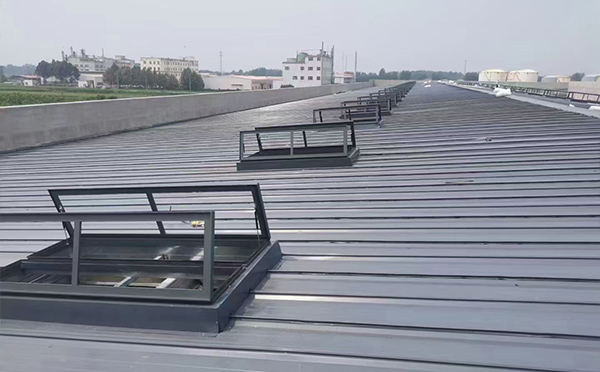 某中学室内体育馆伊宁县排烟窗改造项目