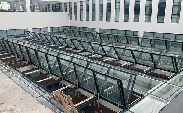 百安科技有限公司近期伊宁县排烟窗项目案例分享