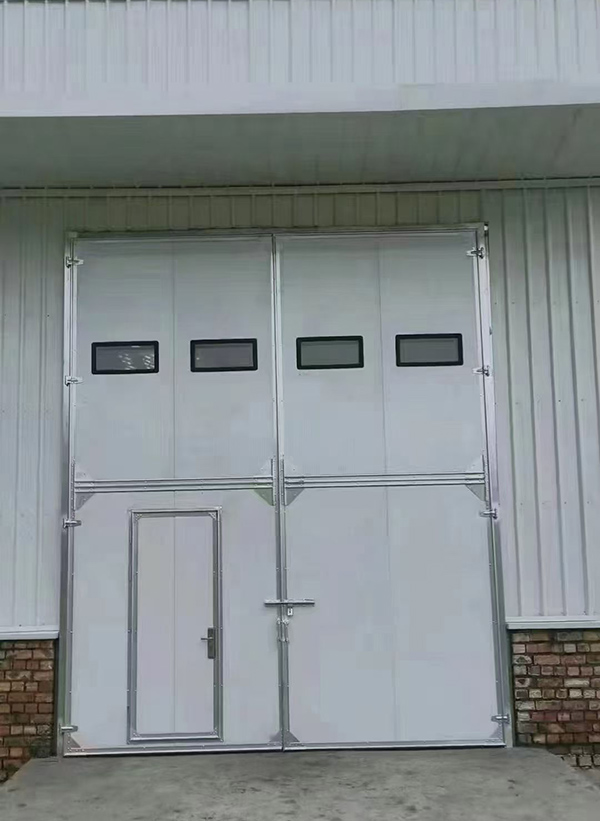 伊宁县工业门在设备装配车间出入口的实施记录